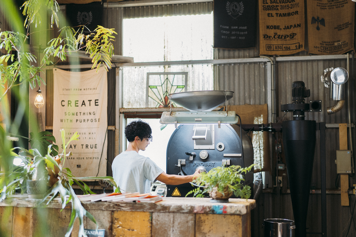 KARIOMONS COFFEE ROASTER 伊藤 寛之 インタビュー｜The Roaster's